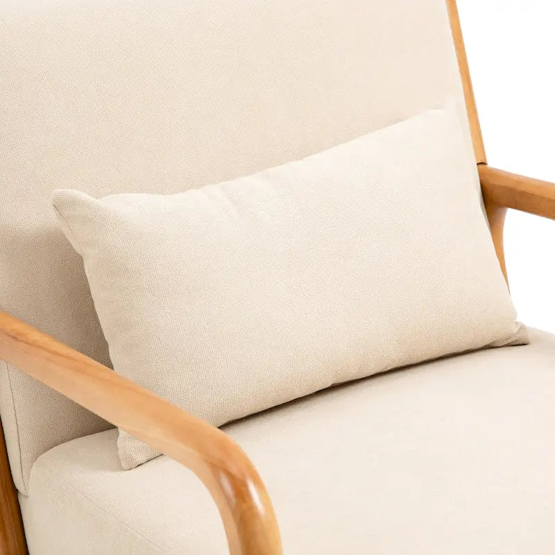 Sillón decorativo tapizado en tela con patas de madera