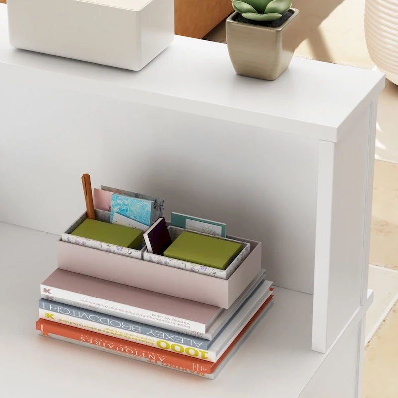 Mostrador de recepción rectangular de madera con compartimento iluminado