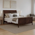 Cama de plataforma de perfil bajo de madera maciza Portland con piecera a juego