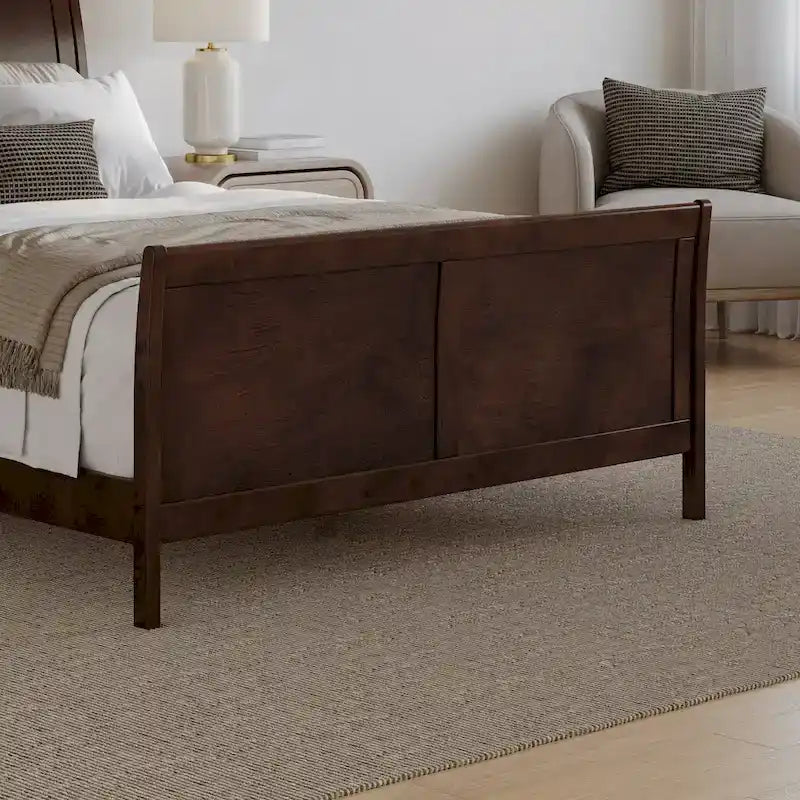 Cama de plataforma de perfil bajo de madera maciza Portland con piecera a juego