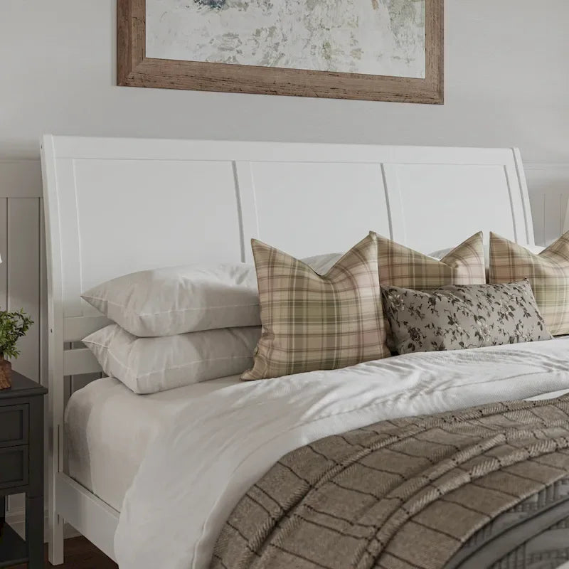 Cama de plataforma de perfil bajo de madera maciza Portland con piecera a juego