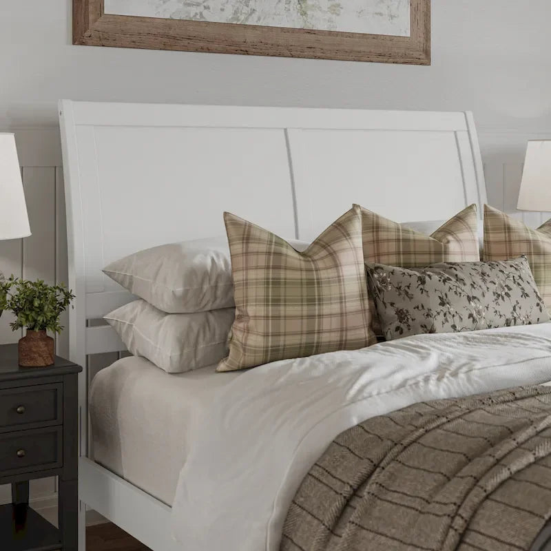 Cama de plataforma de perfil bajo de madera maciza Portland con piecera a juego