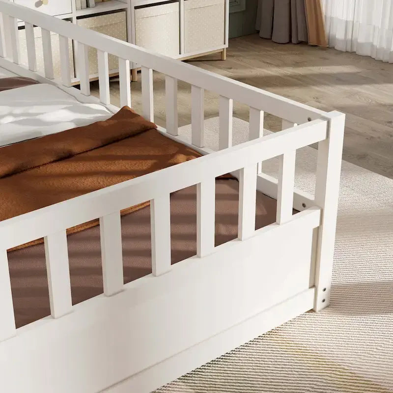 Estructura de cama infantil de madera para el suelo con barandillas de seguridad