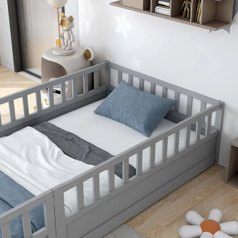 Estructura de cama infantil de madera para el suelo con barandillas de seguridad
