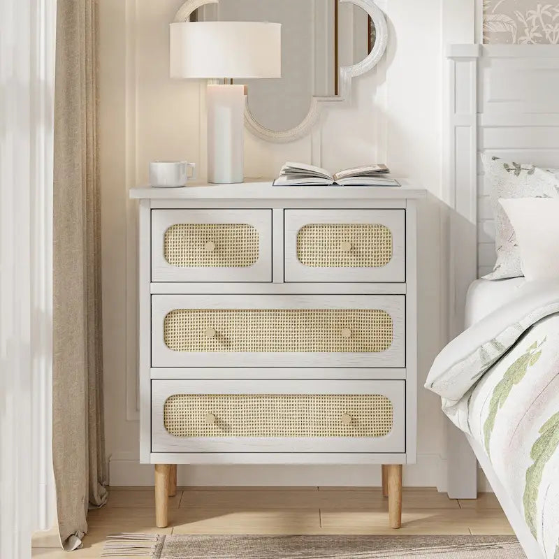 Cómoda de mimbre y ratán, cómoda de 4 cajones, armario de almacenamiento de madera con acabado blanco, aparador bohemio de mediados de siglo costero