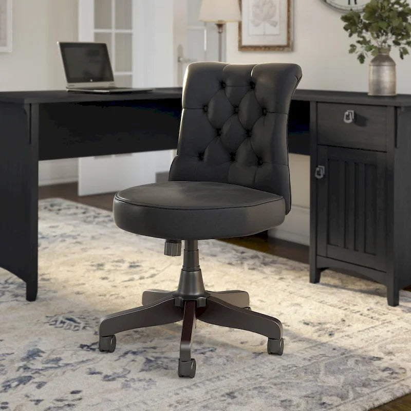 Silla de oficina capitoné de respaldo medio con altura ajustable