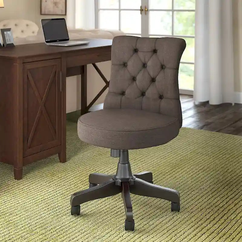 Silla de oficina capitoné de respaldo medio con altura ajustable