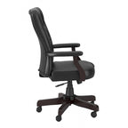 Sillón de oficina con respaldo alto, capitoné y reposabrazos