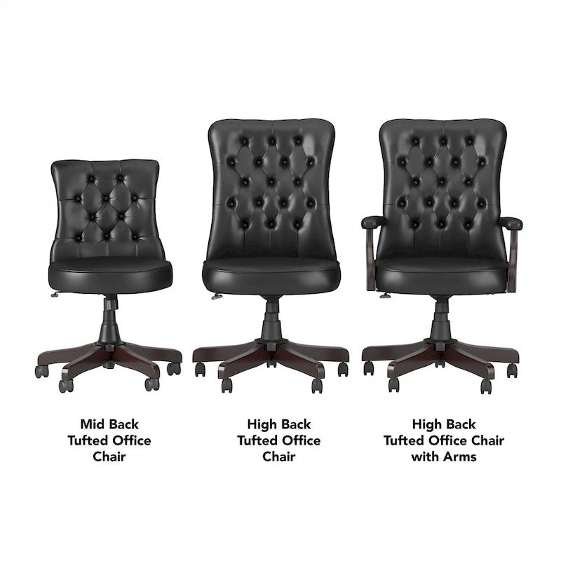 Sillón de oficina con respaldo alto, capitoné y reposabrazos